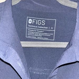 Figs scrub top